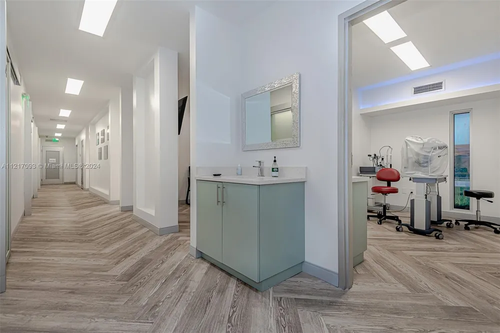 7700 Davie Road Ext Hollywood, FL 33024