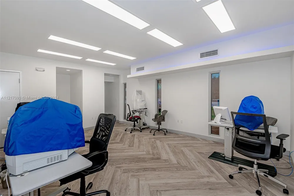 7700 Davie Road Ext Hollywood, FL 33024