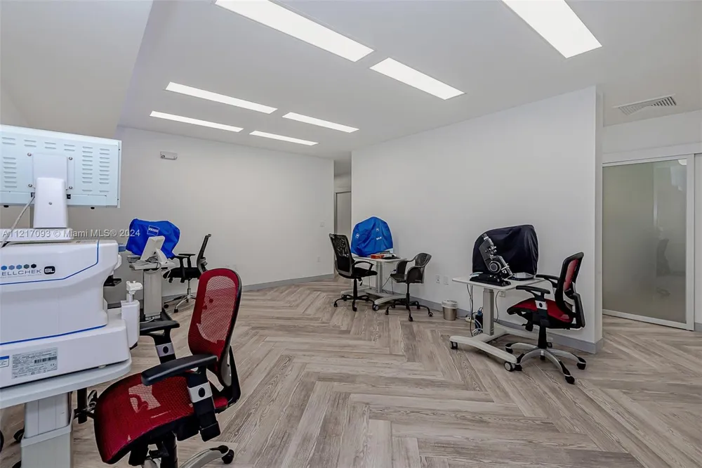 7700 Davie Road Ext Hollywood, FL 33024