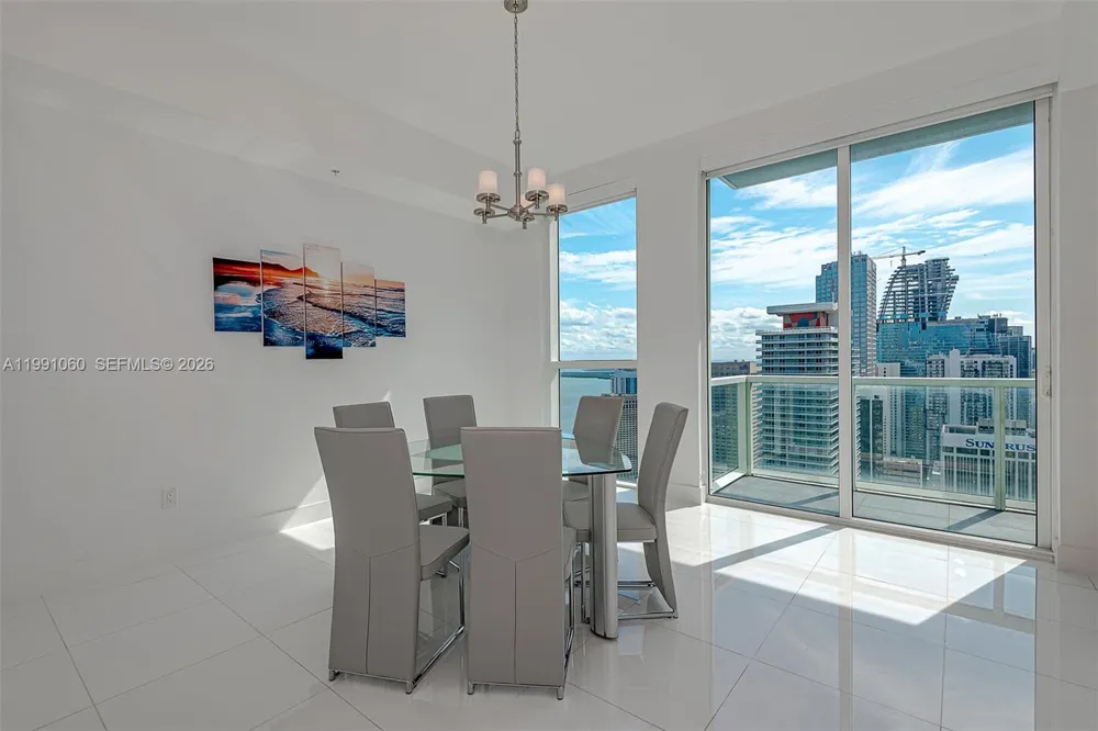 244 Biscayne Blvd #UPH-4907 Miami, FL 33132