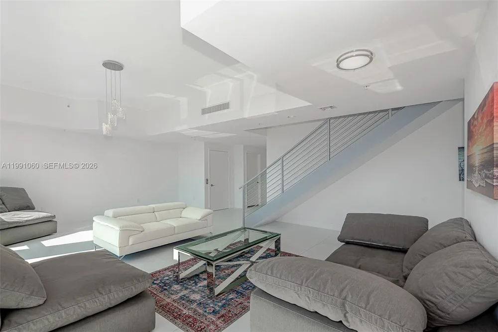 244 Biscayne Blvd #UPH-4907 Miami, FL 33132