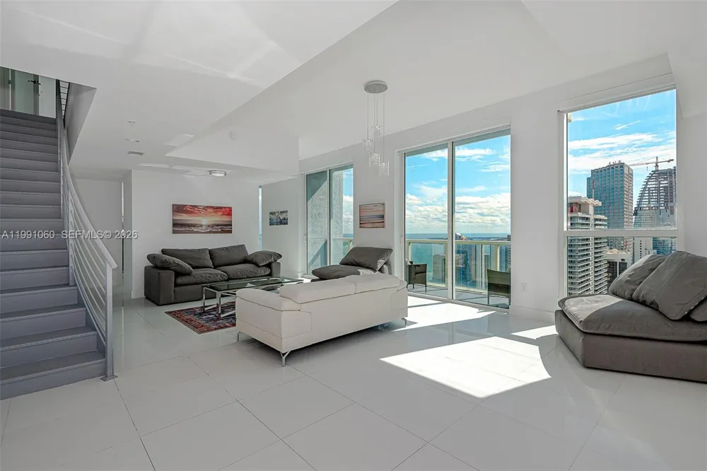244 Biscayne Blvd #UPH-4907 Miami, FL 33132