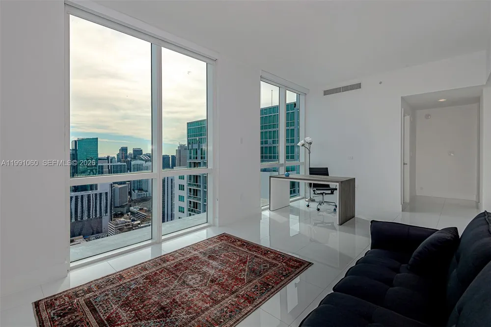 244 Biscayne Blvd #UPH-4907 Miami, FL 33132