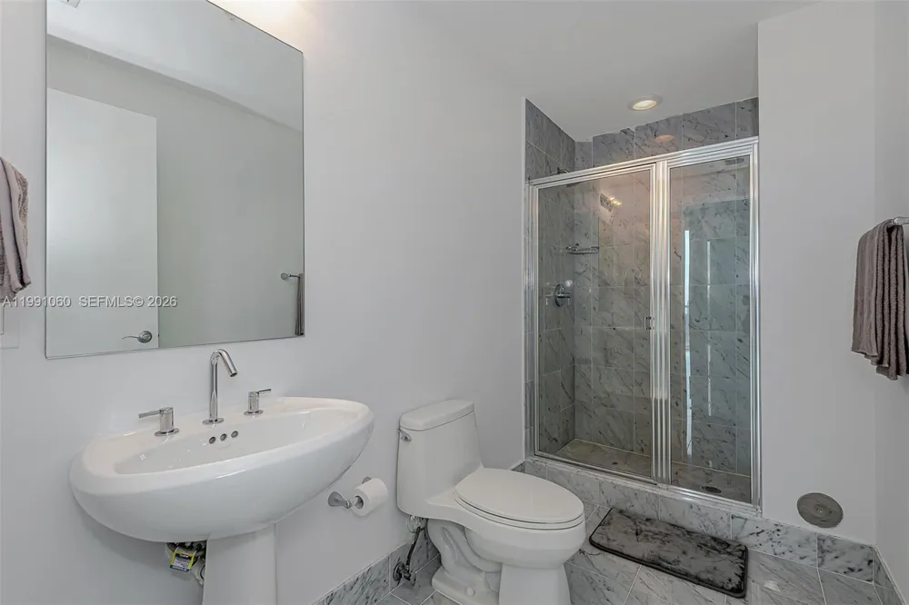 244 Biscayne Blvd #UPH-4907 Miami, FL 33132