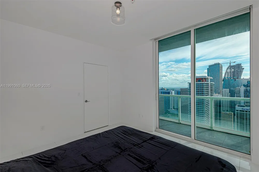 244 Biscayne Blvd #UPH-4907 Miami, FL 33132