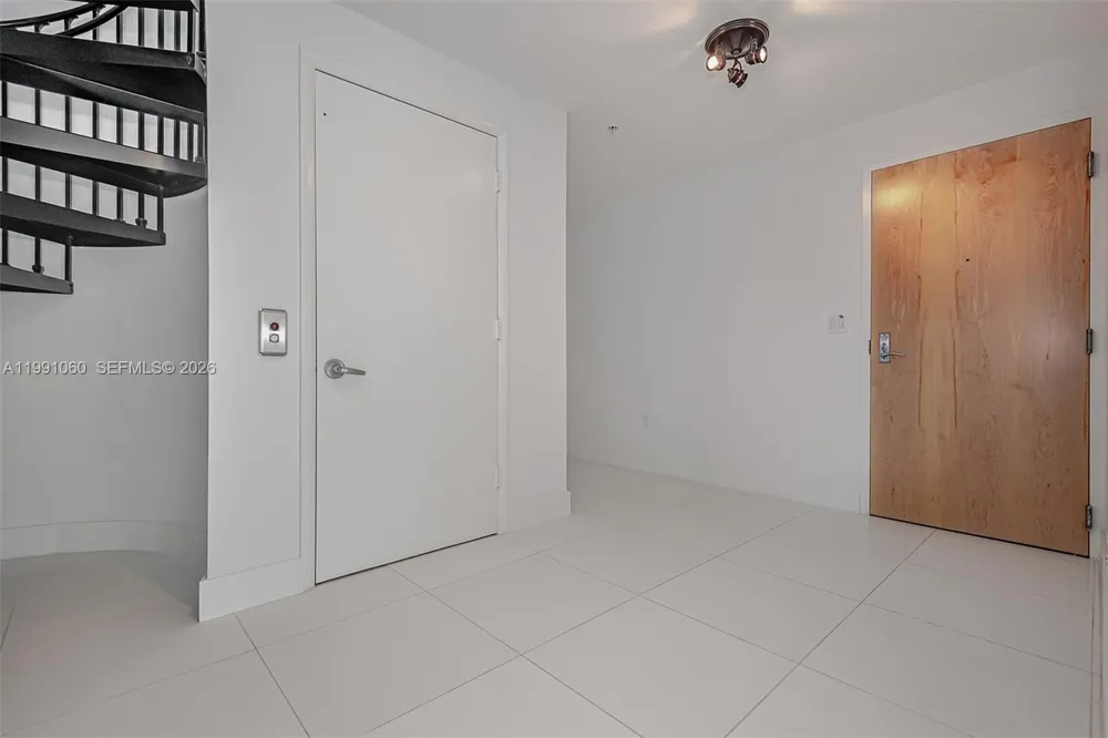 244 Biscayne Blvd #UPH-4907 Miami, FL 33132