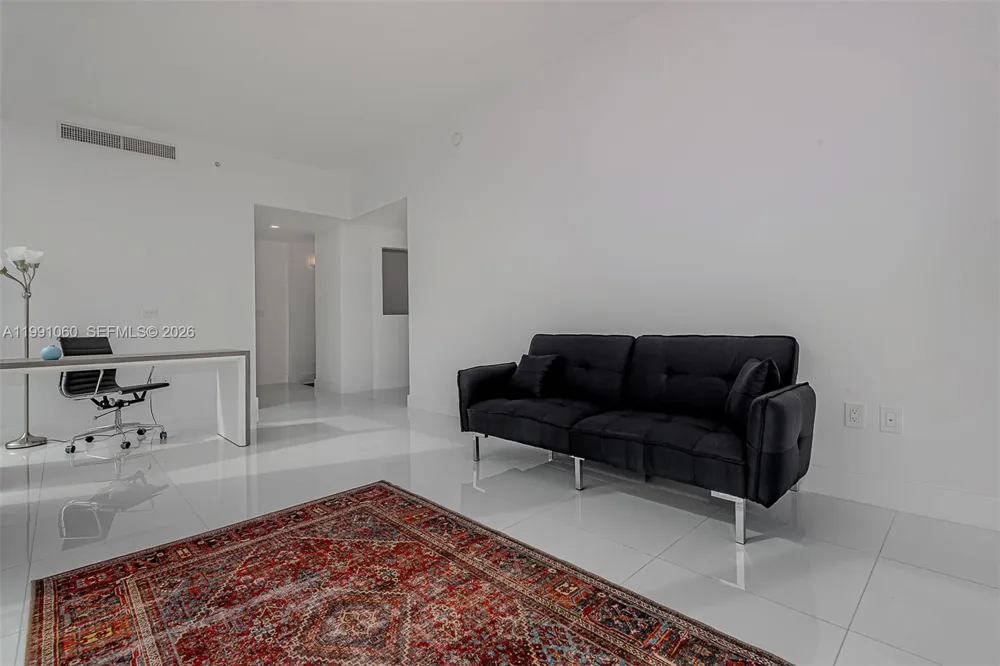 244 Biscayne Blvd #UPH-4907 Miami, FL 33132