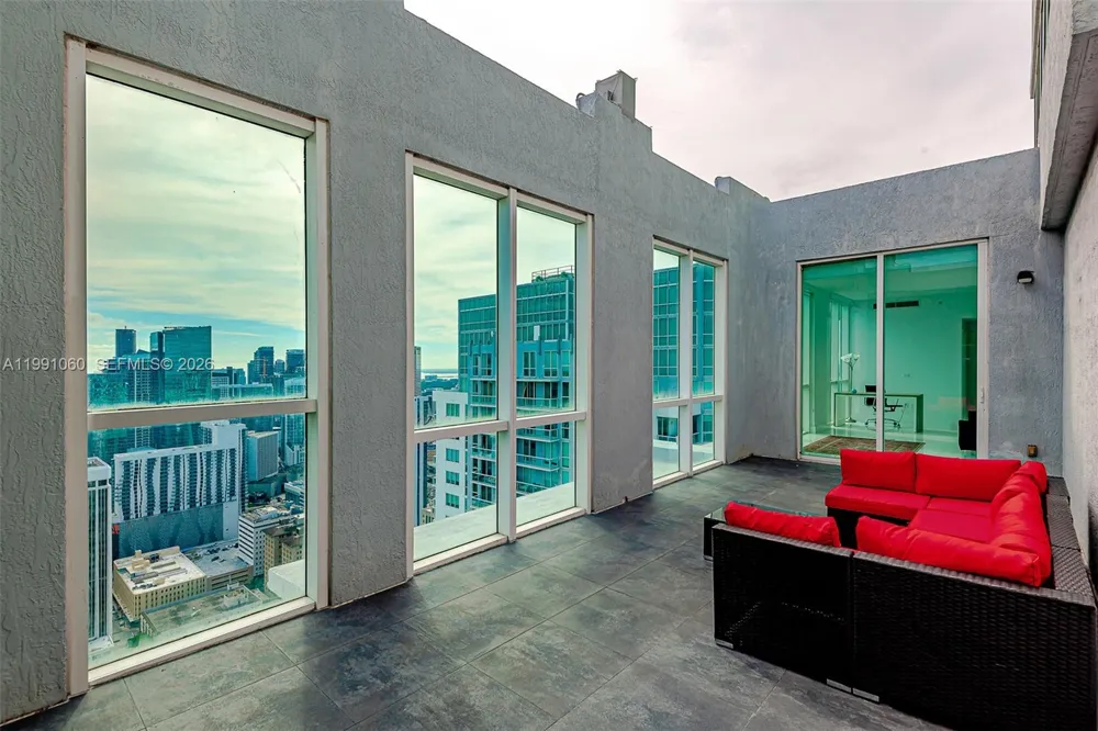 244 Biscayne Blvd #UPH-4907 Miami, FL 33132