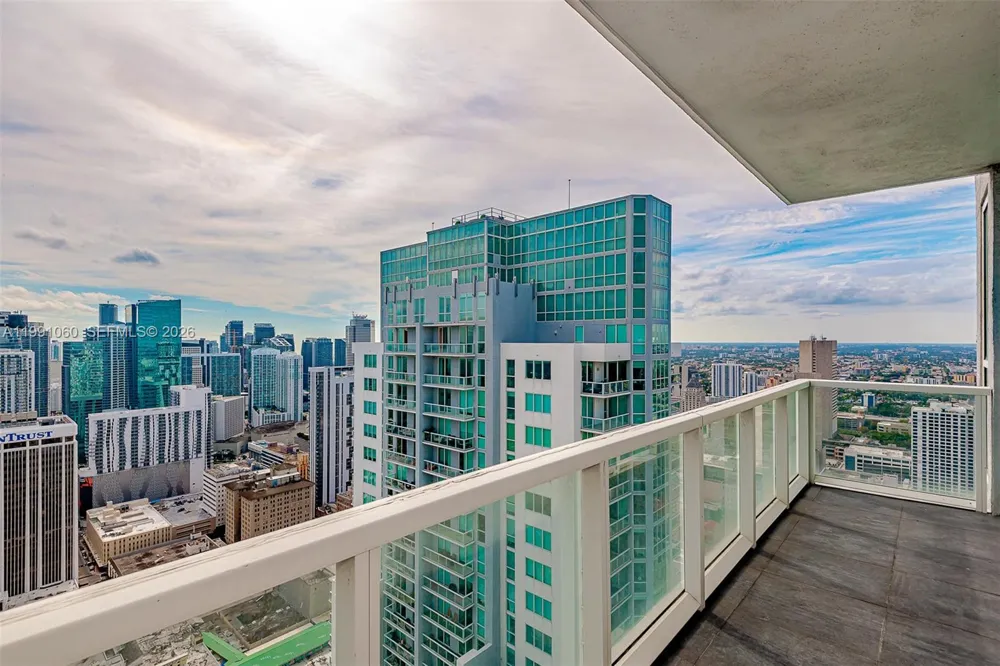 244 Biscayne Blvd #UPH-4907 Miami, FL 33132