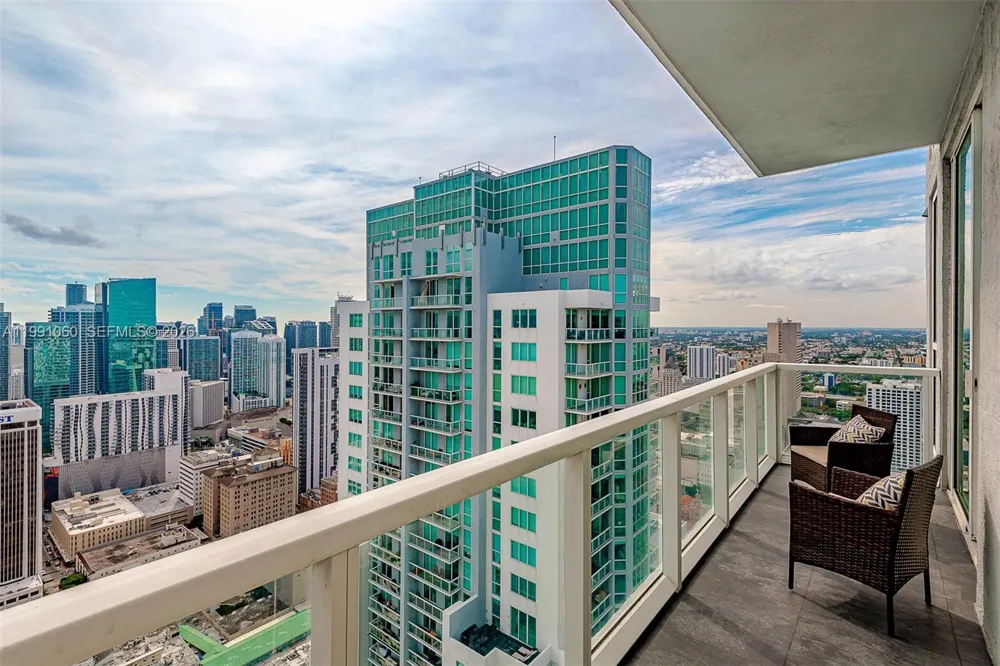 244 Biscayne Blvd #UPH-4907 Miami, FL 33132