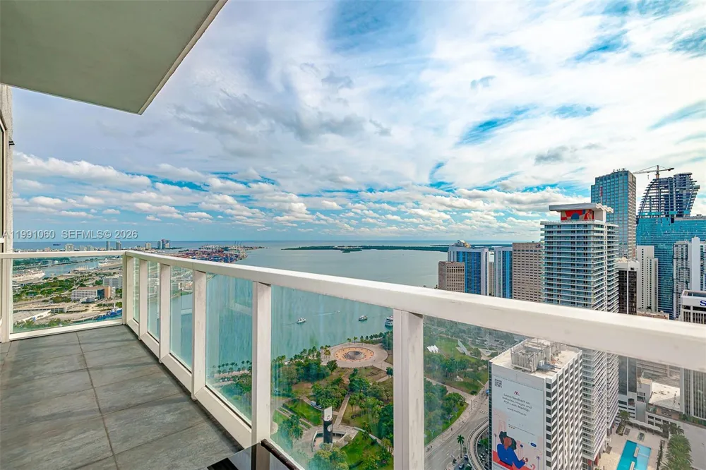 244 Biscayne Blvd #UPH-4907 Miami, FL 33132