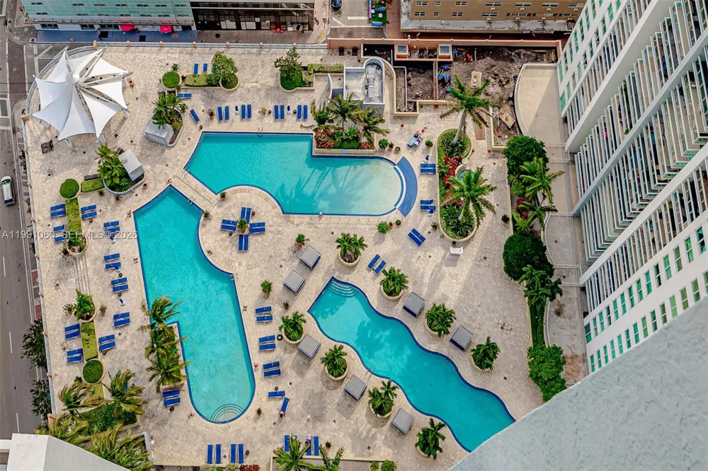 244 Biscayne Blvd #UPH-4907 Miami, FL 33132