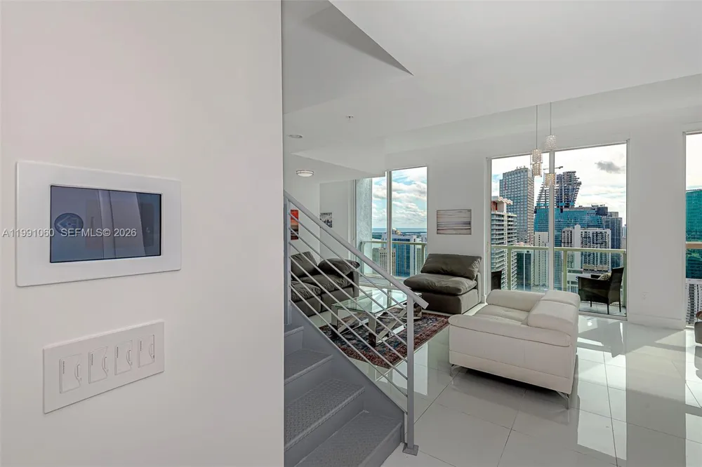 244 Biscayne Blvd #UPH-4907 Miami, FL 33132