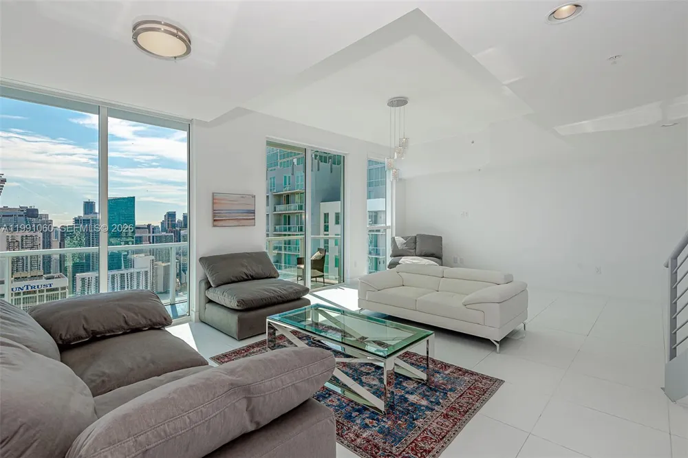 244 Biscayne Blvd #UPH-4907 Miami, FL 33132