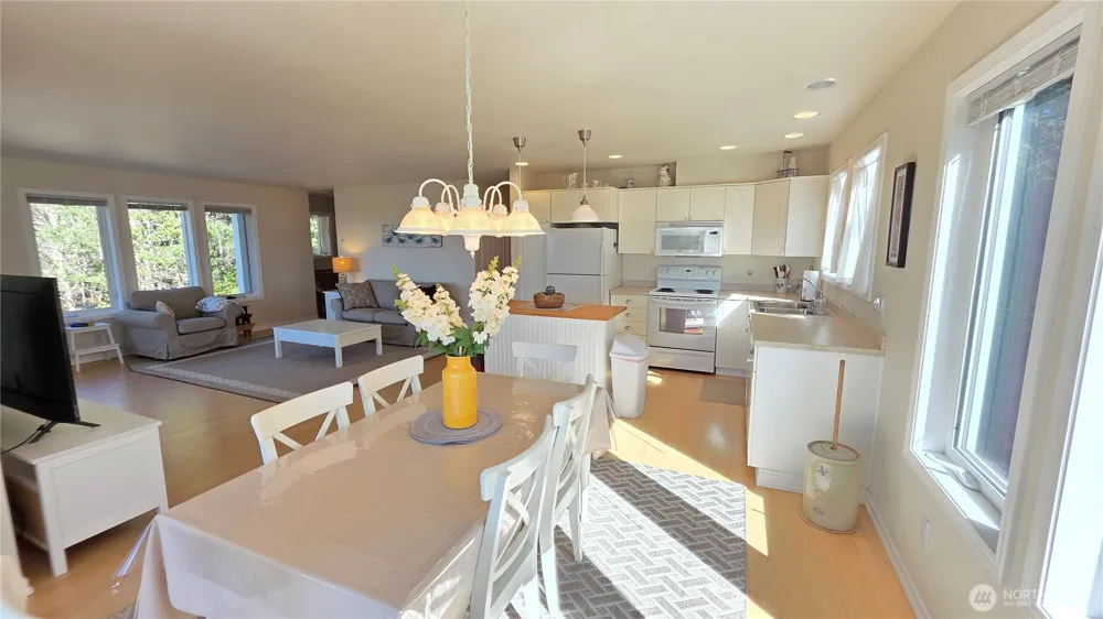 35602 J PLACE Ocean Park, WA 98640
