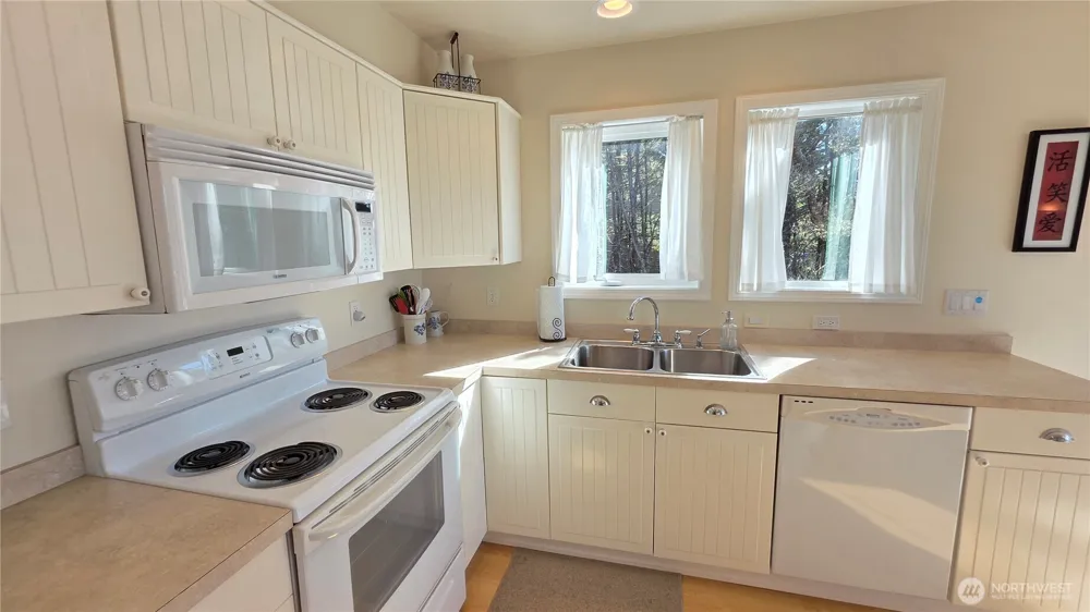 35602 J PLACE Ocean Park, WA 98640