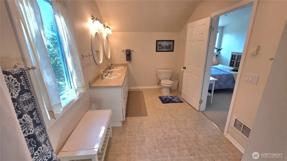 35602 J PLACE Ocean Park, WA 98640