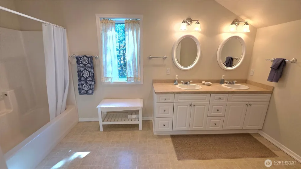 35602 J PLACE Ocean Park, WA 98640
