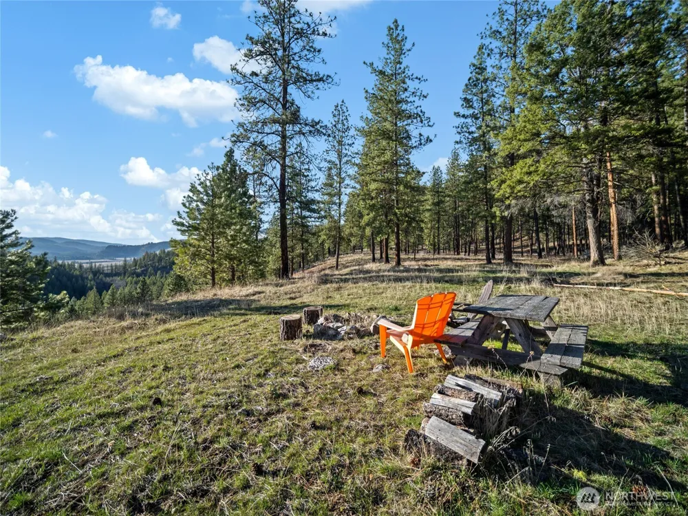 1721 Aeneas Valley Road Tonasket, WA 98855