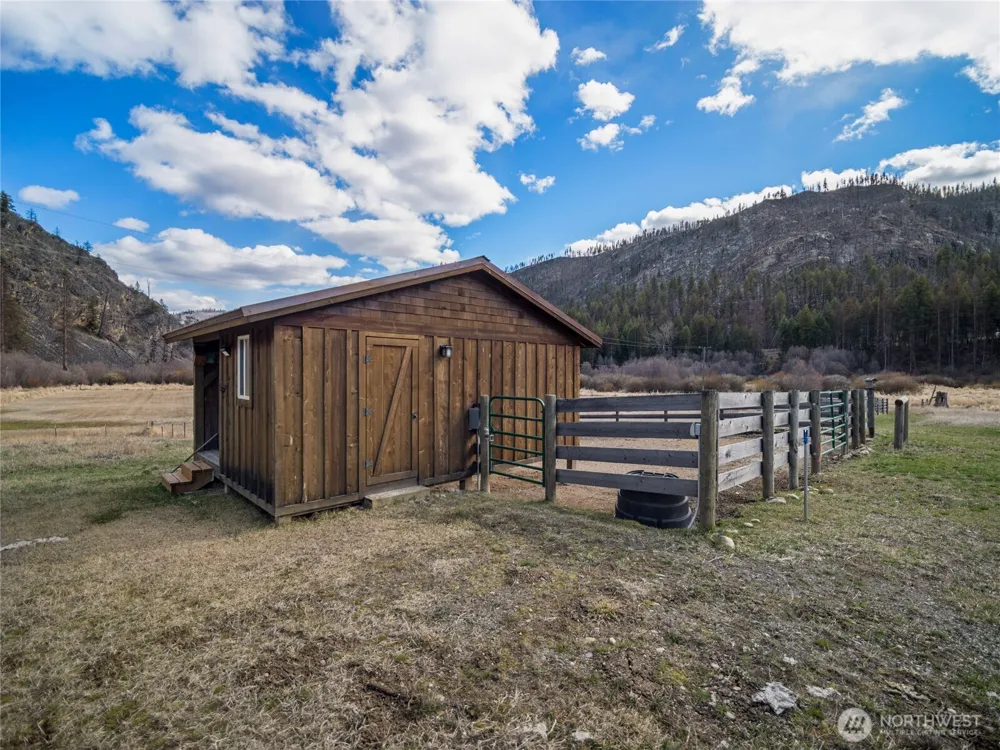 1721 Aeneas Valley Road Tonasket, WA 98855