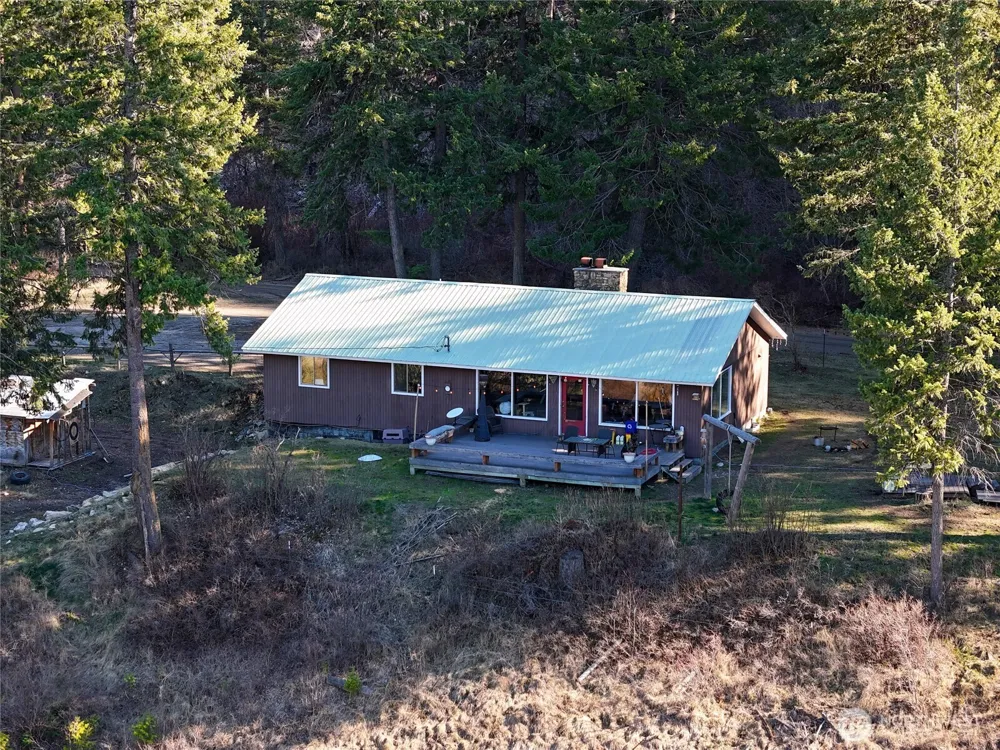 1721 Aeneas Valley Road Tonasket, WA 98855