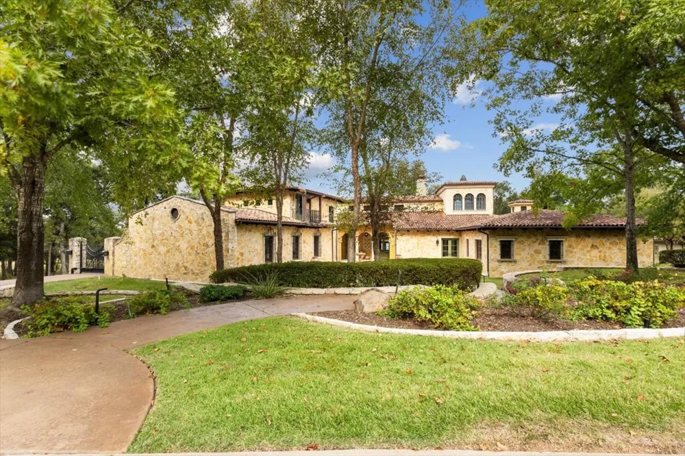 4573 Cascades Shoreline Drive Tyler, TX 75709