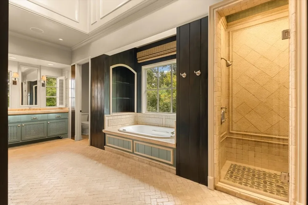 4573 Cascades Shoreline Drive Tyler, TX 75709