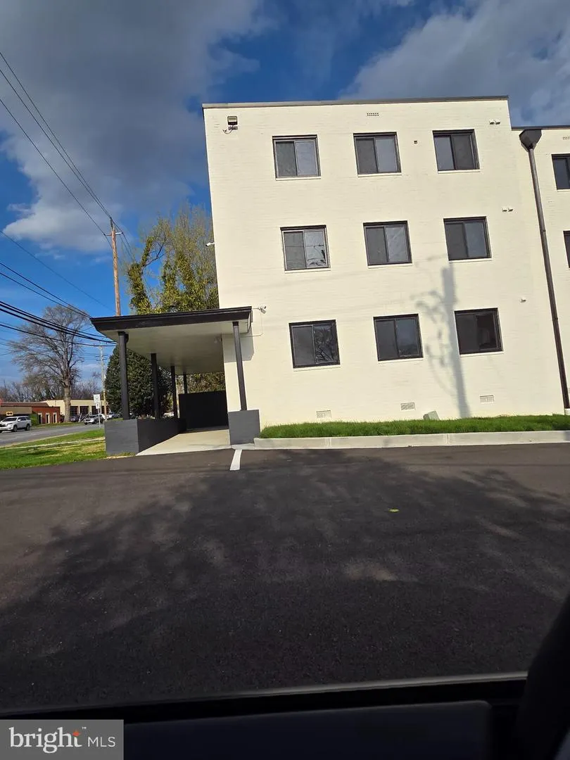 49 W DIAMOND Gaithersburg, MD 20877