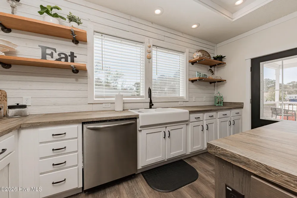 125 Lejeune Road Cape Carteret, NC 28584