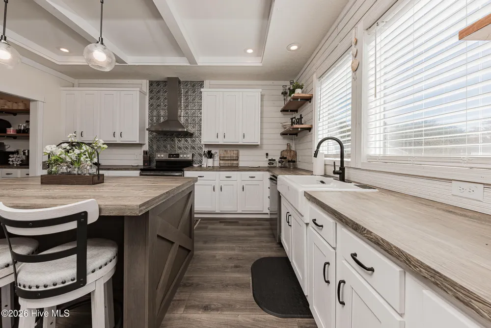 125 Lejeune Road Cape Carteret, NC 28584