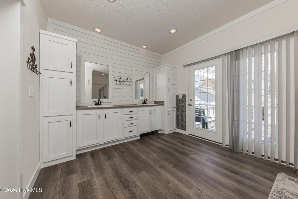 125 Lejeune Road Cape Carteret, NC 28584