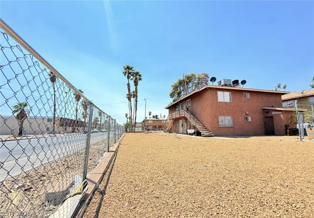 536 North Circle Las Vegas, NV 89119