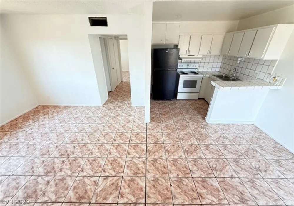 536 North Circle Las Vegas, NV 89119