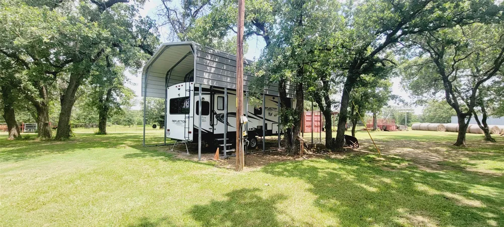 3321 County Road 457 Thorndale, TX 76577