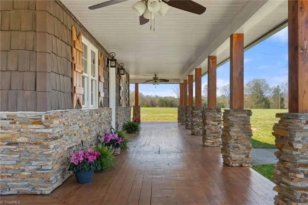 3627 Nc Highway 801 Mocksville, NC 27028