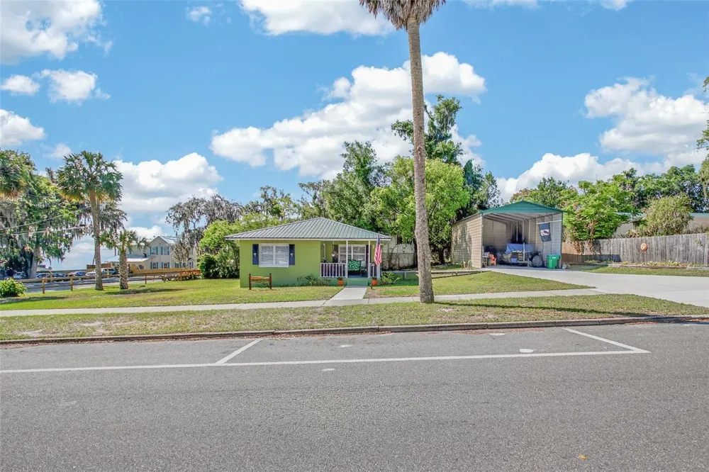 105 CENTRAL AVENUE Crescent City, FL 32112
