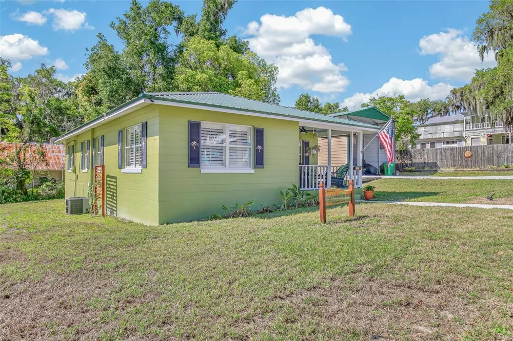 105 CENTRAL AVENUE Crescent City, FL 32112