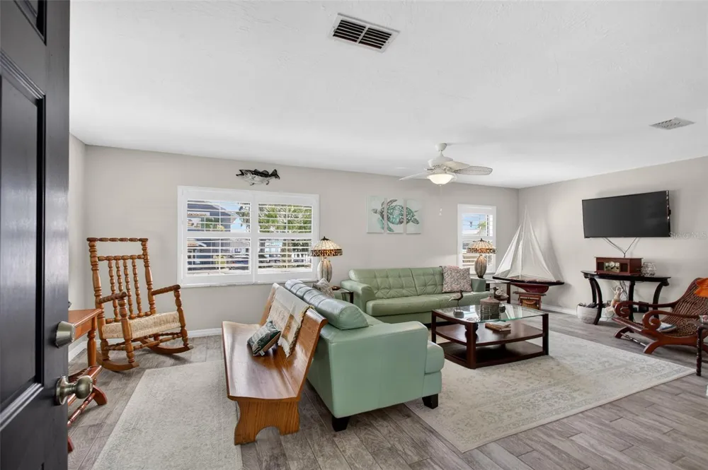 105 CENTRAL AVENUE Crescent City, FL 32112