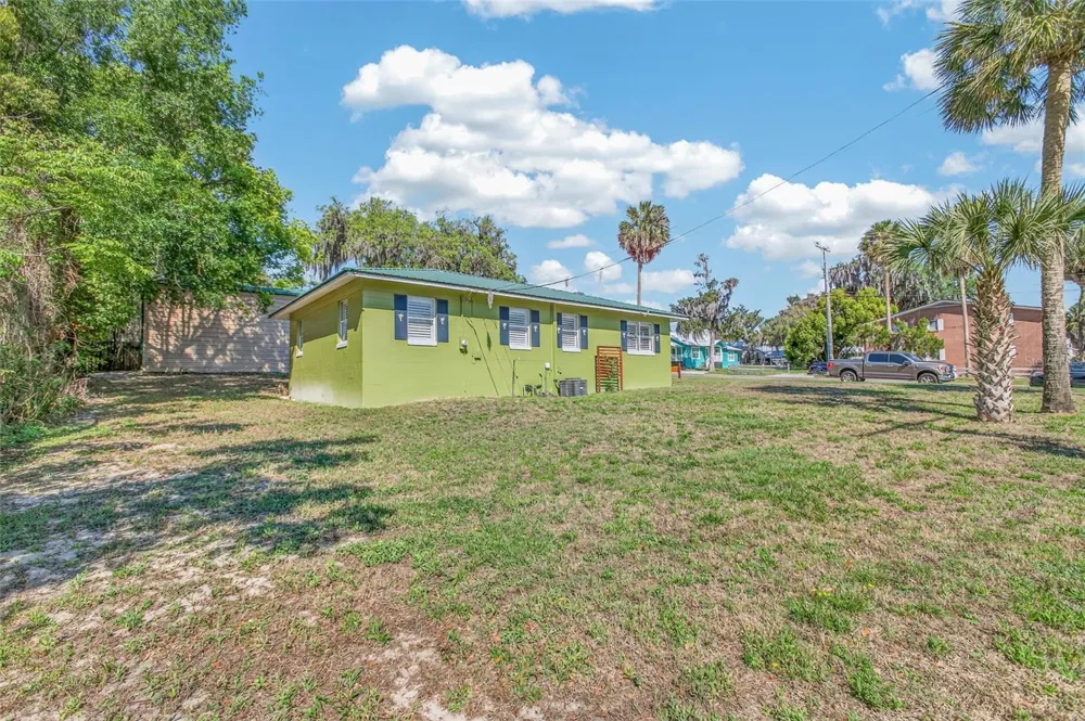 105 CENTRAL AVENUE Crescent City, FL 32112