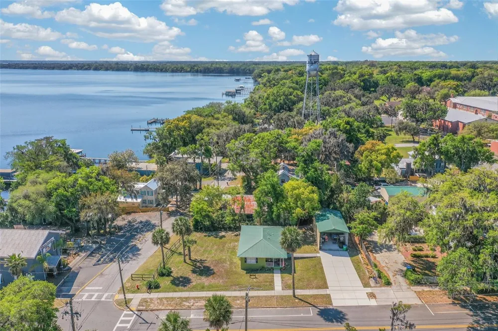 105 CENTRAL AVENUE Crescent City, FL 32112