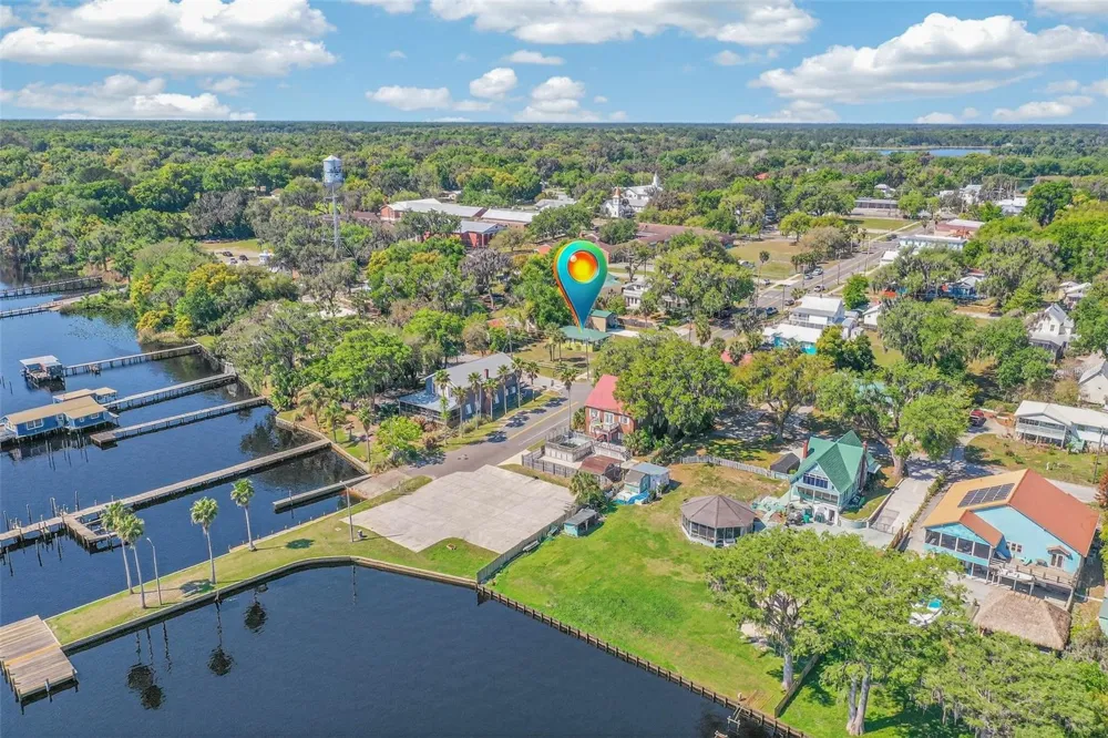 105 CENTRAL AVENUE Crescent City, FL 32112