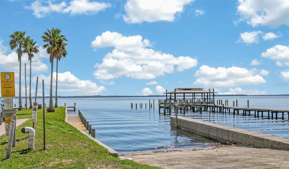 105 CENTRAL AVENUE Crescent City, FL 32112
