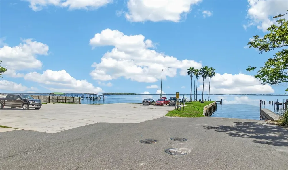 105 CENTRAL AVENUE Crescent City, FL 32112