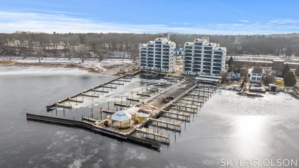 2964 Lakeshore Drive #E701 Muskegon City, MI 49441