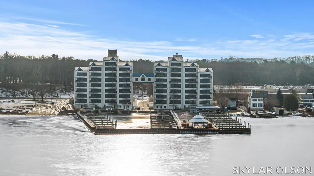 2964 Lakeshore Drive #E701 Muskegon City, MI 49441