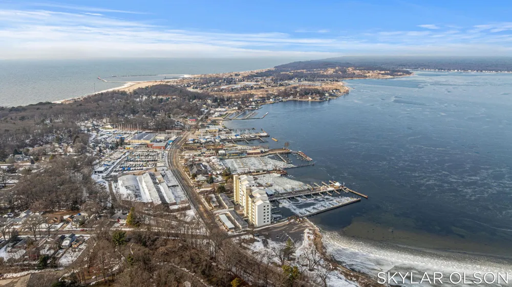 2964 Lakeshore Drive #E701 Muskegon City, MI 49441