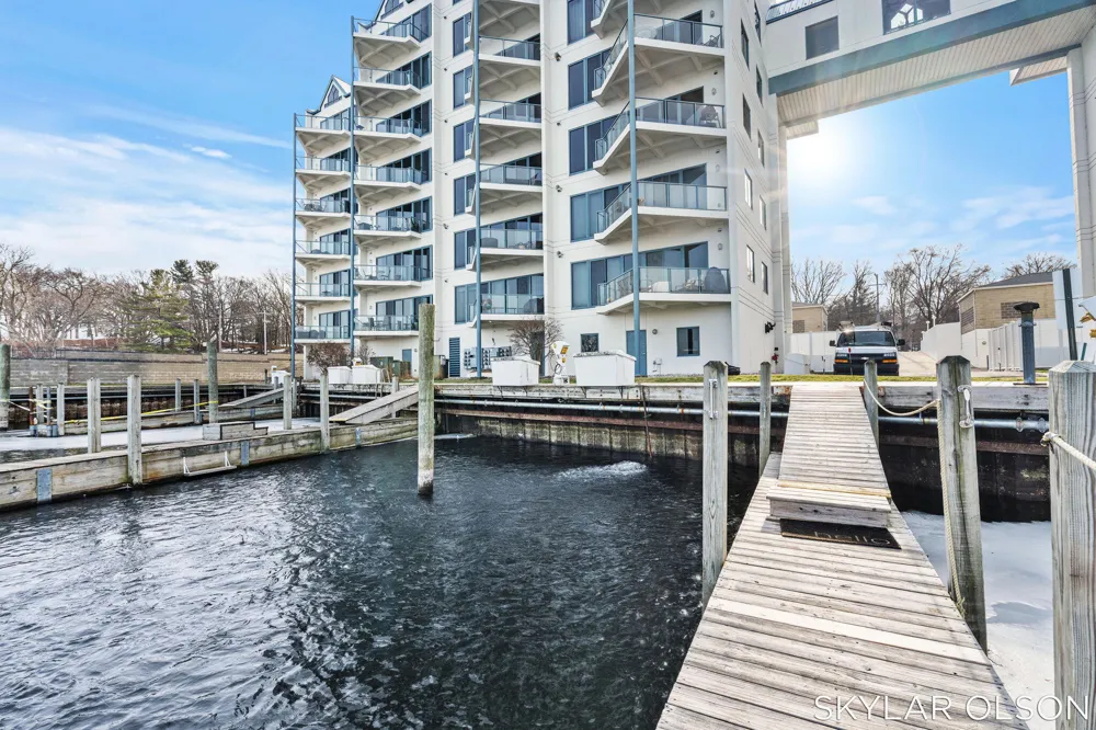 2964 Lakeshore Drive #E701 Muskegon City, MI 49441