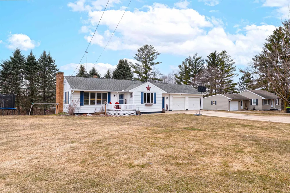 6740 S Eberhart Avenue Grant Township, MI 48617