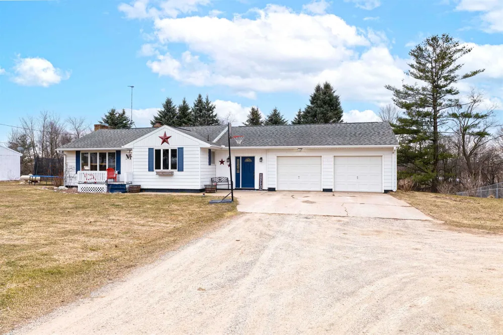 6740 S Eberhart Avenue Grant Township, MI 48617