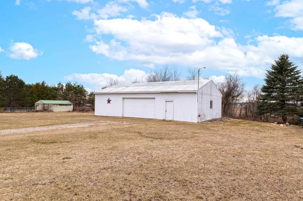 6740 S Eberhart Avenue Grant Township, MI 48617